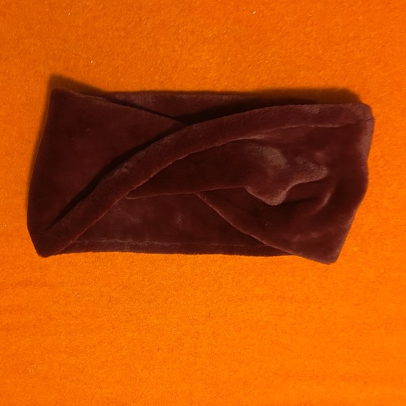 Renato Balestra burgundy faux fur infinity scarf EUC - Picture 4 of 7